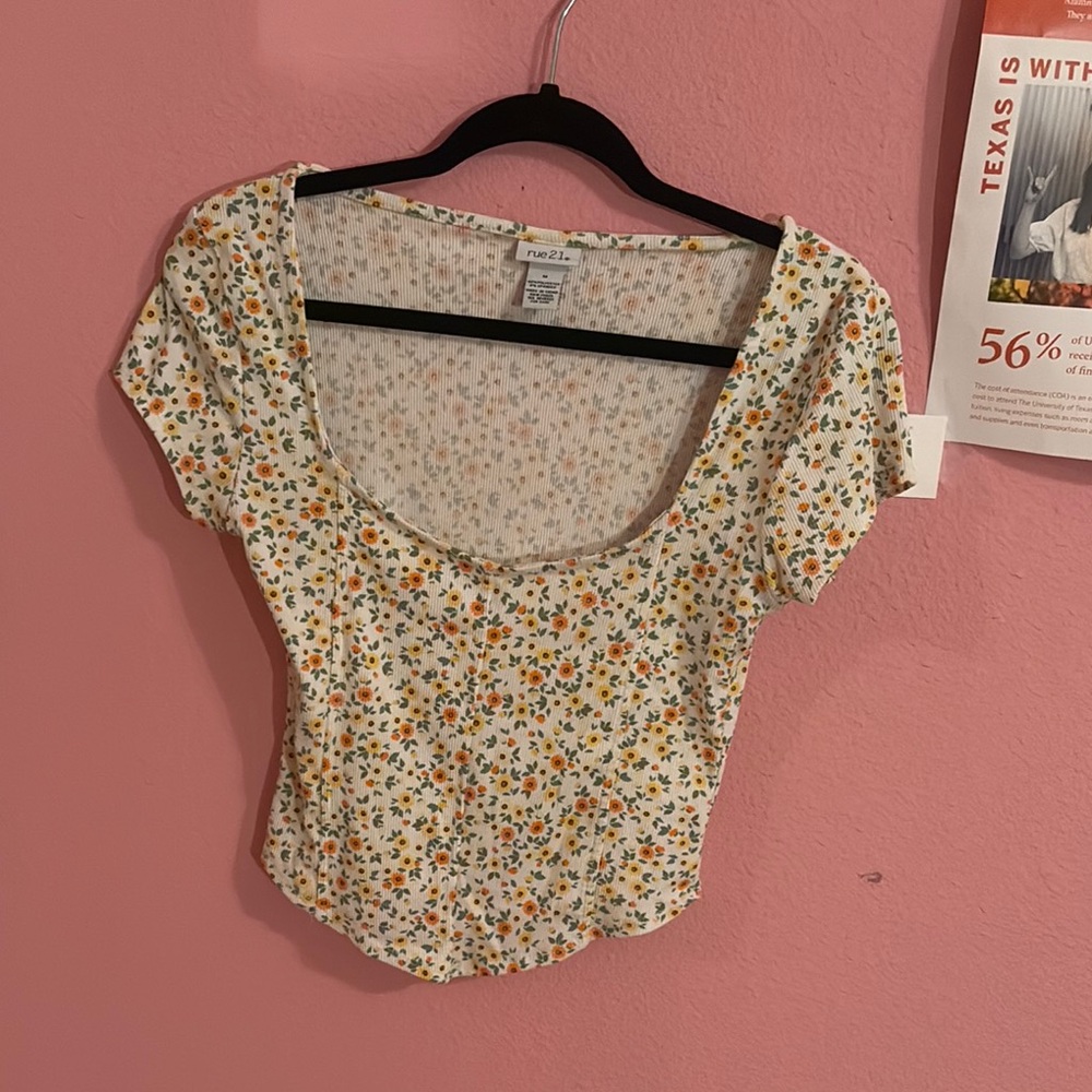 Rue21 Gold Fitted Crop Blouse with Short Sleeves